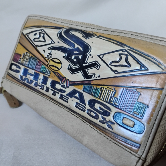Women's Large Vintage Embossed Leather Chicago White Sox Wallet MLB Baseball Y2K - Picture 3 of 14